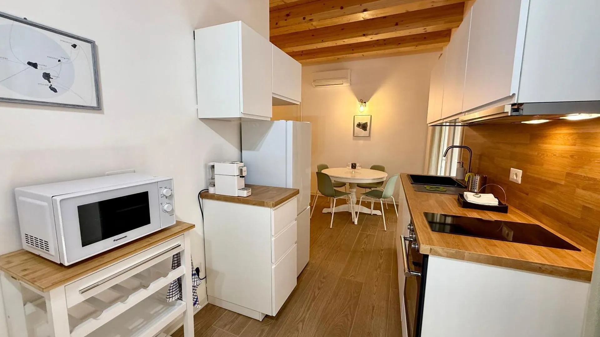 La Cala Holiday Flat Palermo 0*,  Italy
